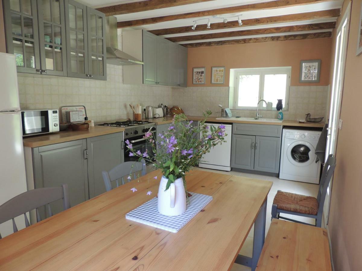 Ferienwohnung La Tour Du Chambon Brignac-la-Plaine Exterior foto