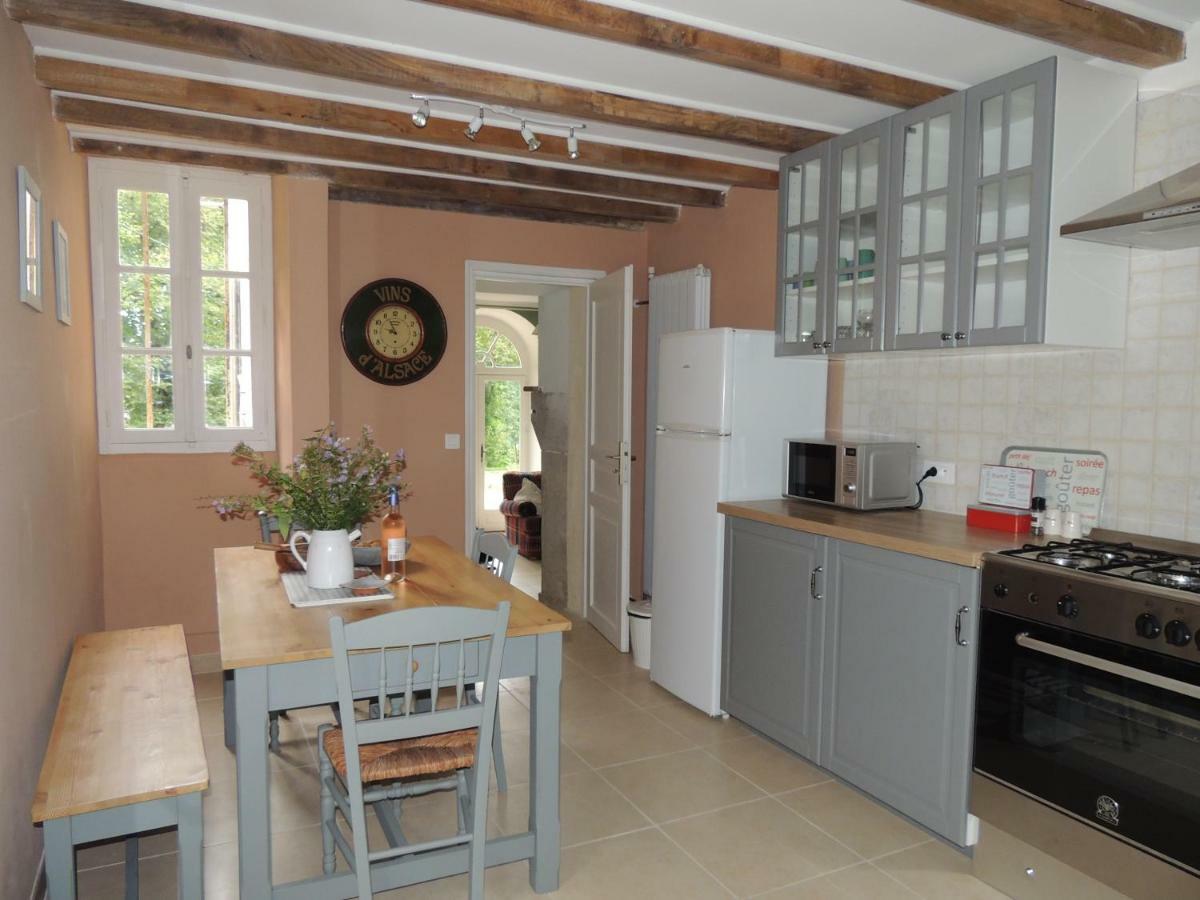Ferienwohnung La Tour Du Chambon Brignac-la-Plaine Exterior foto